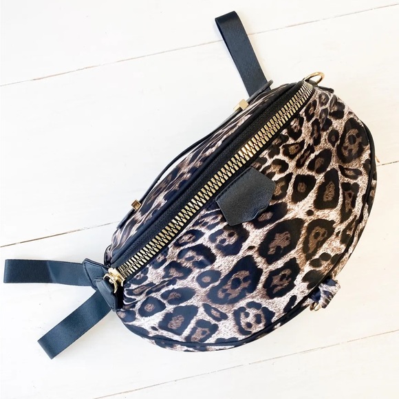 Leopard nylon bumbag - the best crossbody belt bag style - great condition! - Picture 4 of 4